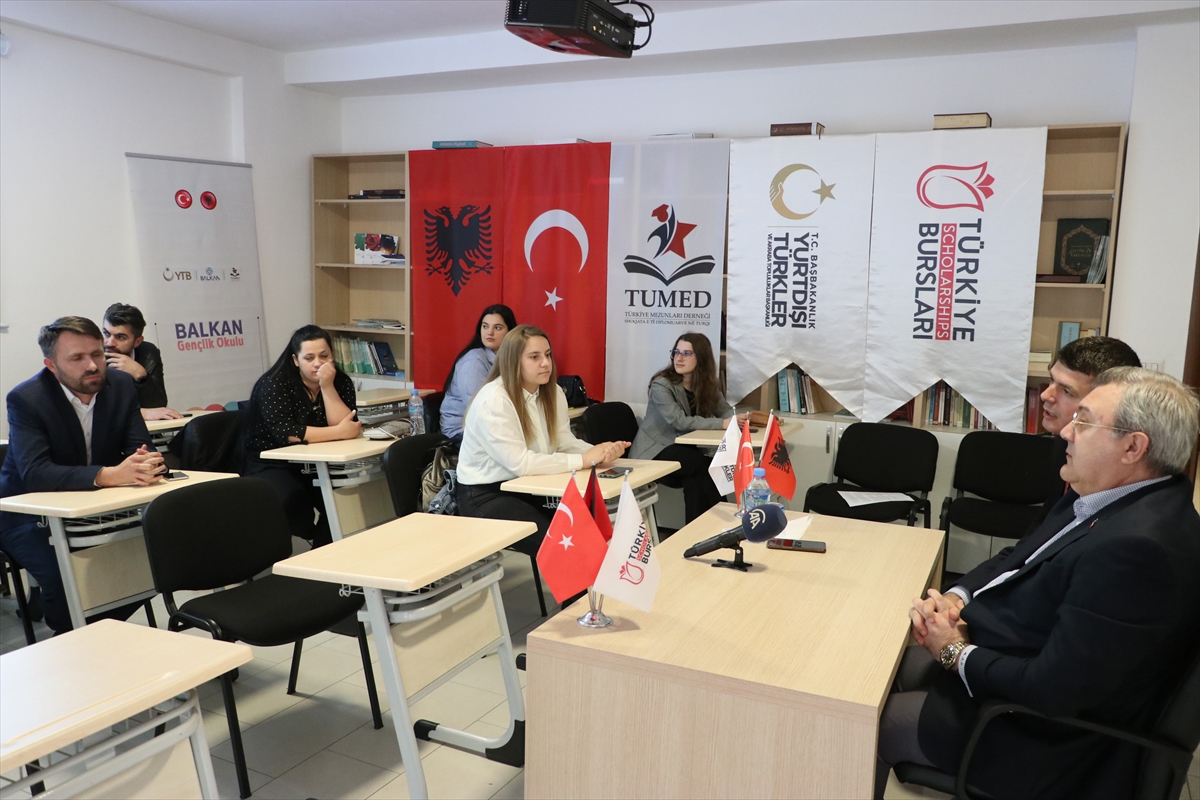 Arnavutluk'ta YTB'nin desteklediği Balkan Gençlik Okulu başladı