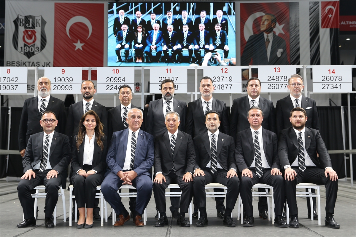 Beşiktaş'ta yeniden başkanlığa seçilen Ahmet Nur Çebi'den teşekkür konuşması: