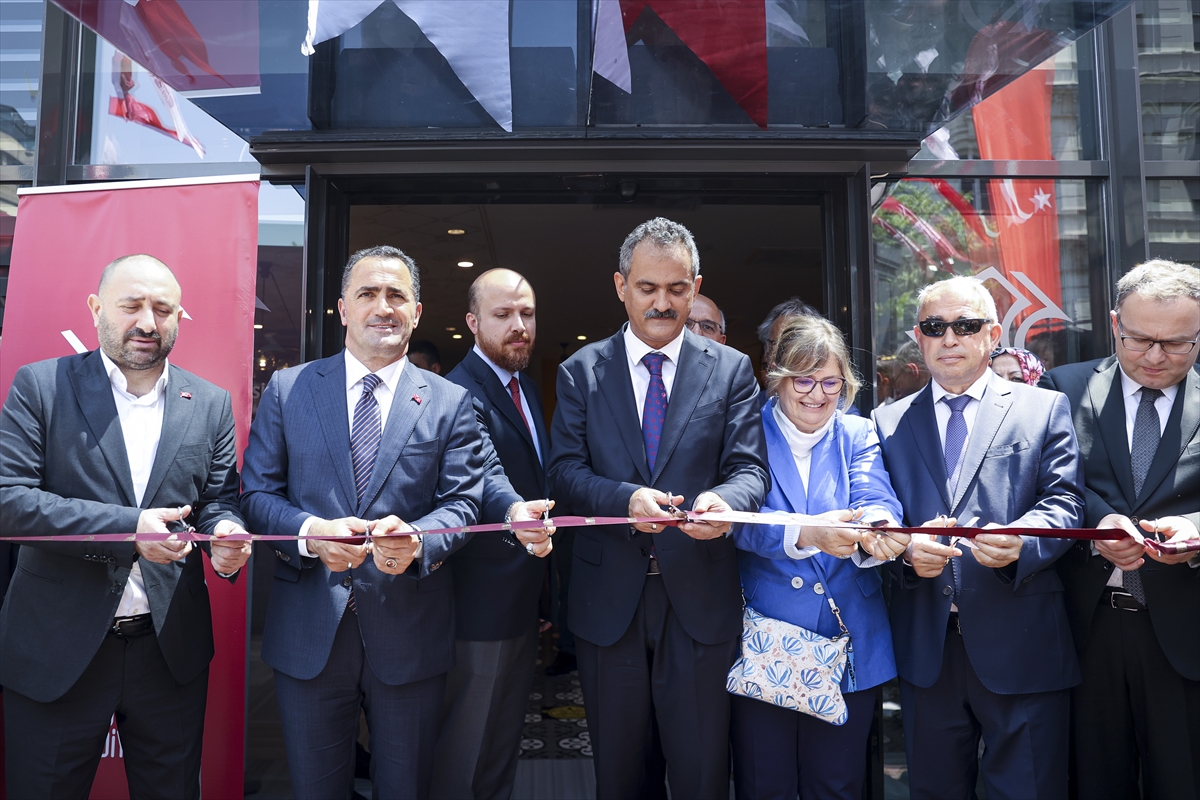 Beyoğlu'nda İstiklal Millet Kütüphanesi açıldı