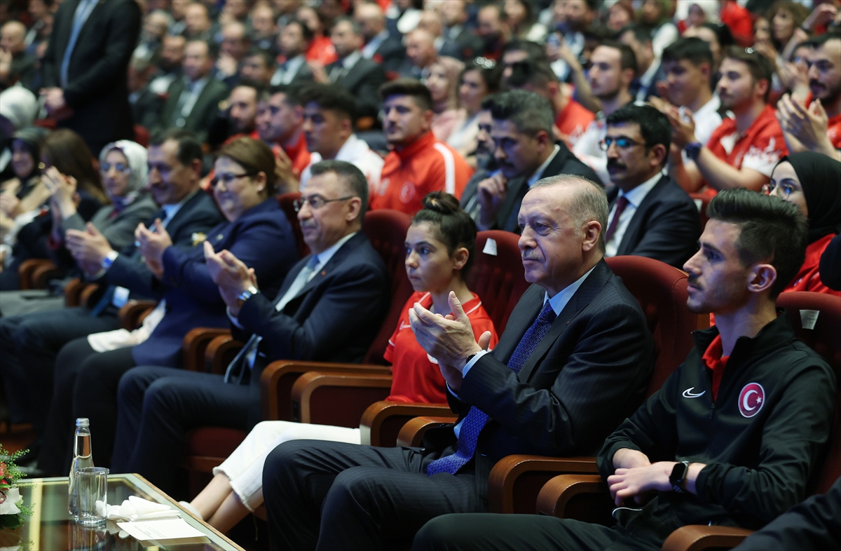 Bakan Kasapoğlu, ''Özel Eğitim Okullarına Spor Malzemesi Dağıtım Töreni''nde konuştu: