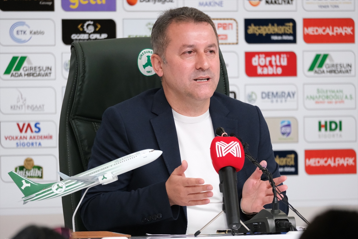 Giresunspor'da teknik direktör Hakan Keleş, gelecek sezon da görevini sürdürecek