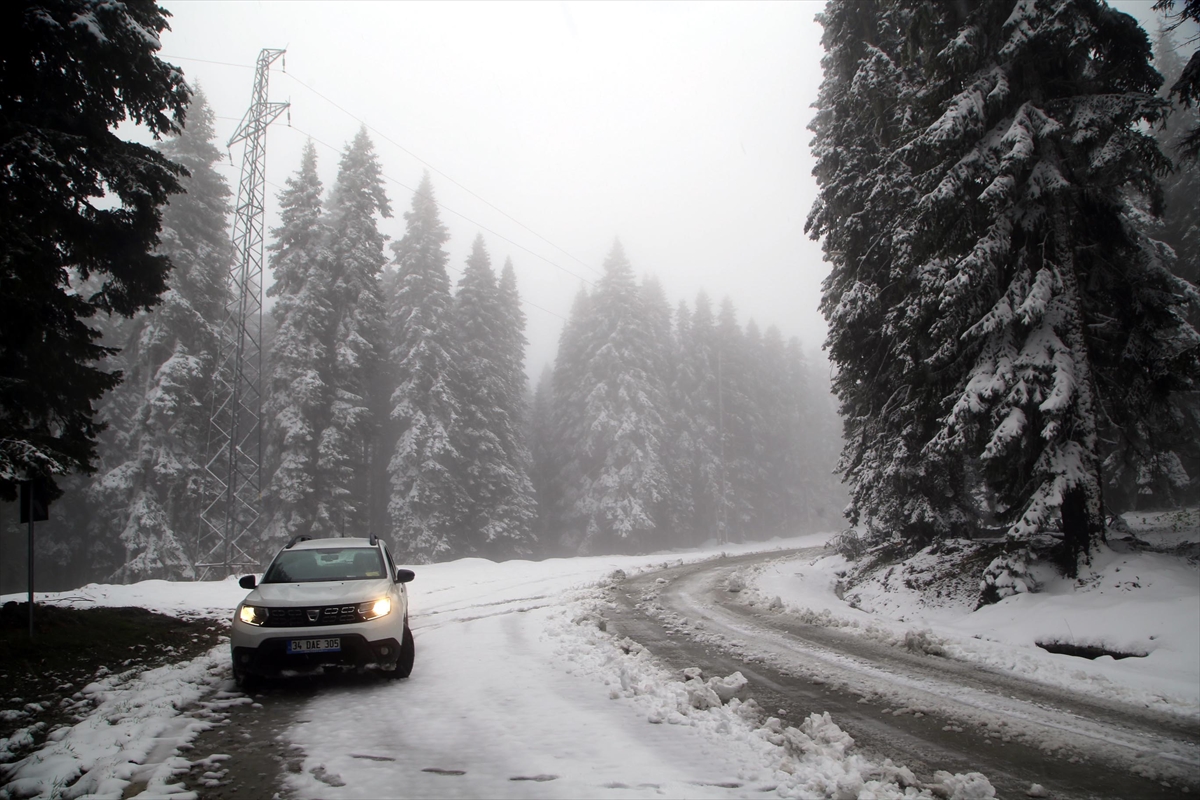 Ilgaz Dağı'nda kar yağışı etkili oluyor