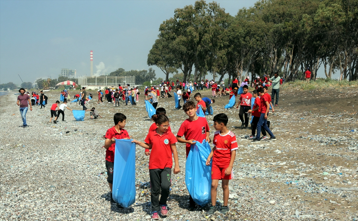 Mersin'de deniz kaplumbağalarının yaşam alanı temizlendi