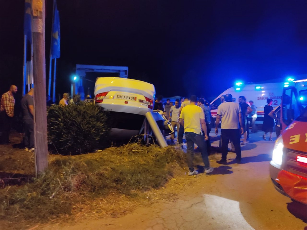 Osmaniye'de devrilen otomobildeki 4 kişi yaralandı