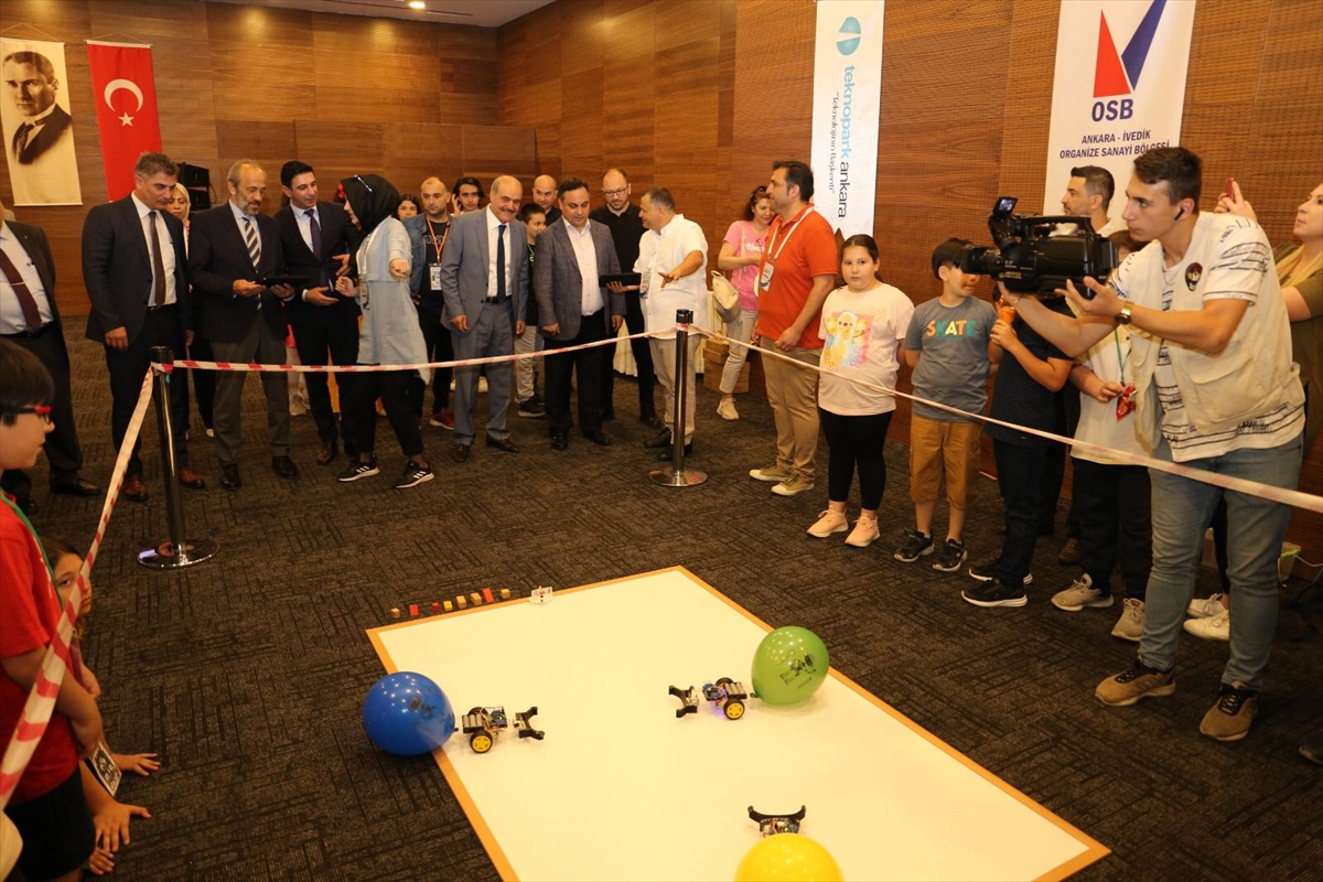 Robot Yarışları ve Bilim Şenliği, Teknopark Ankara'da başladı