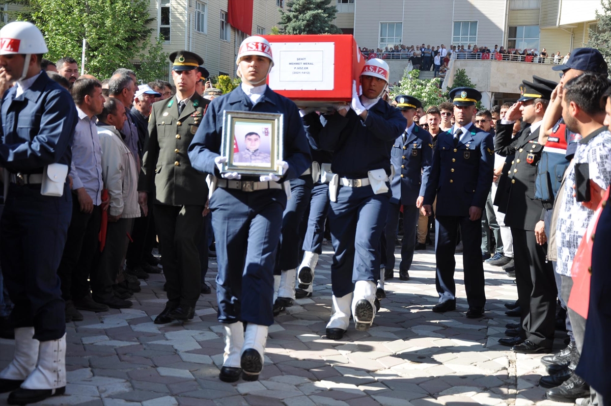 Şehit piyade sözleşmeli er Mehmet Meral, Yozgat'ta son yolculuğuna uğurlandı