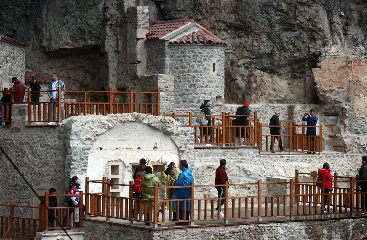 Sümela Manastırı yerli ve yabancı turistlerin ziyaretine açıldı