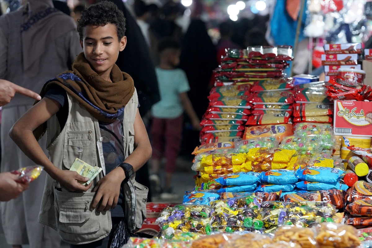 Yemenliler ateşkesle başlayan ramazanda bayramı da ağız tadıyla kutlamak istiyor