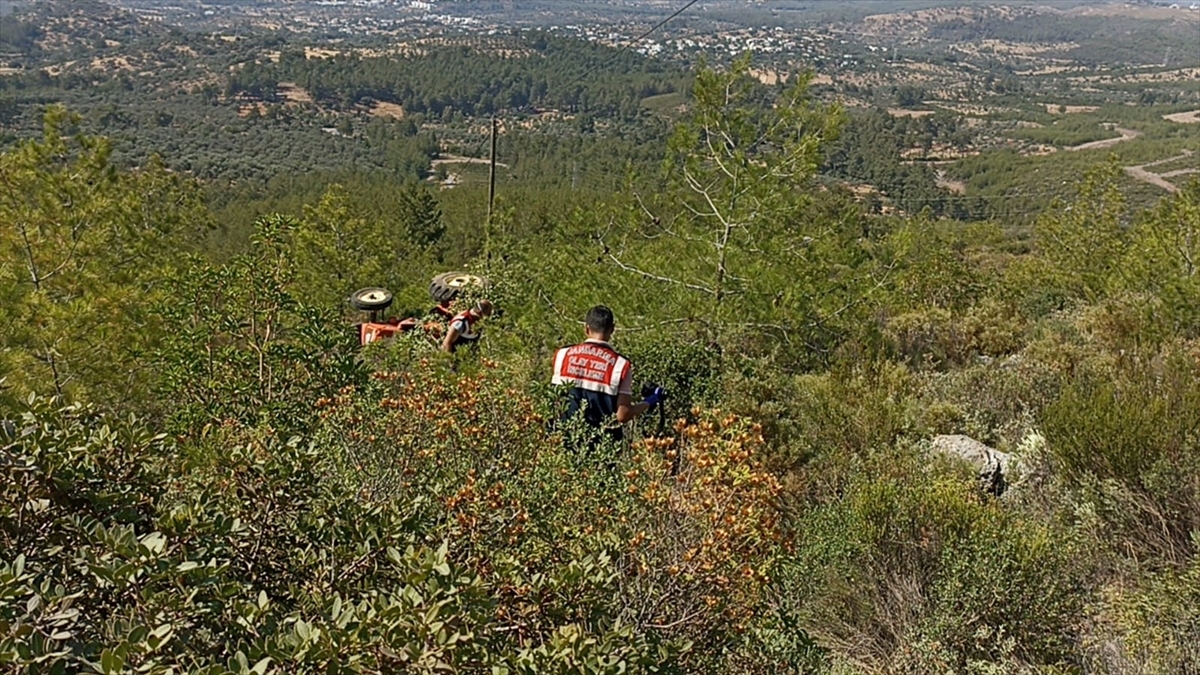 Bodrum'da devrilen traktörün sürücüsü genç kız hayatını kaybetti