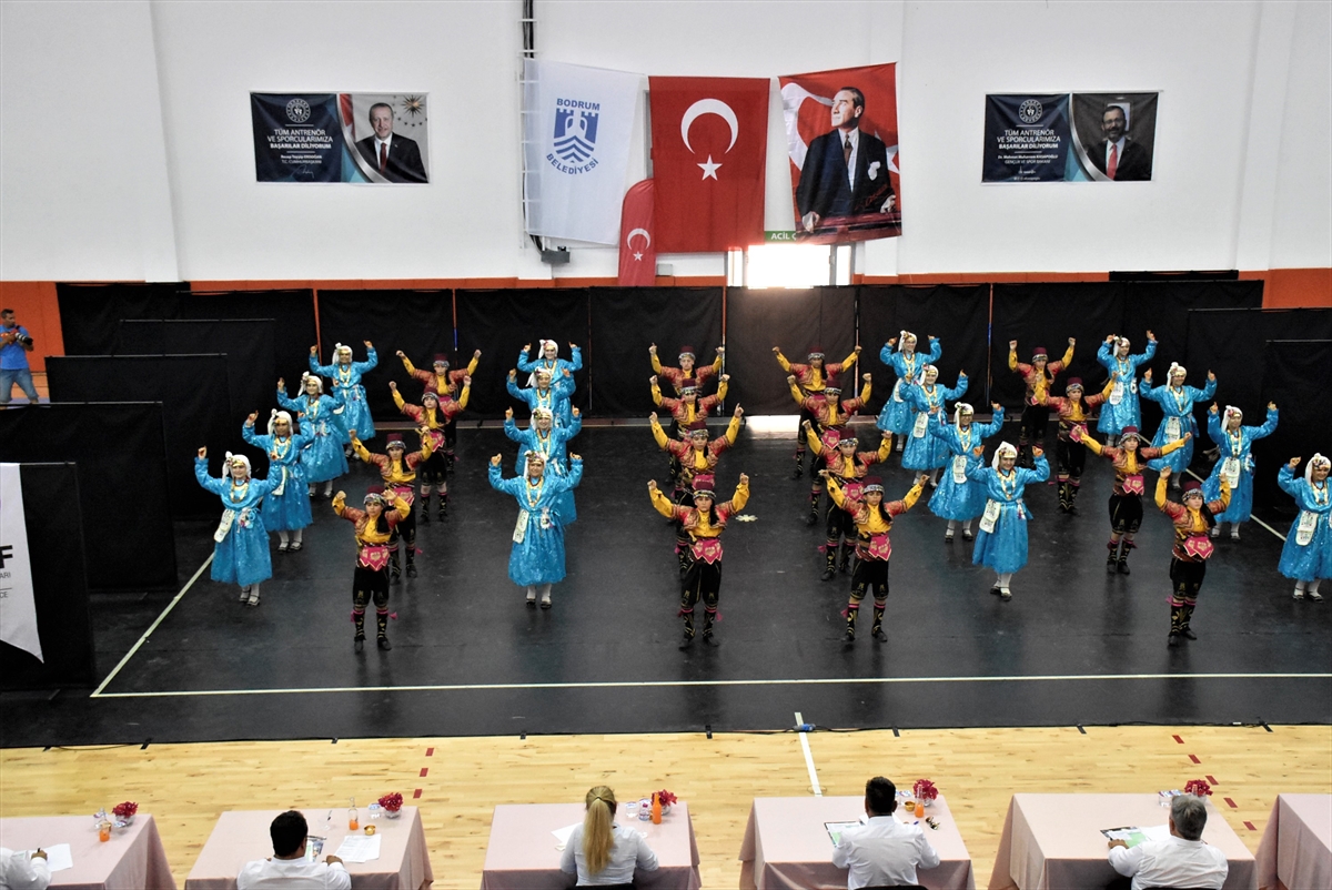 Bodrum'da Türkiye Halkoyunları Federasyonu Grup Yarışması yapıldı