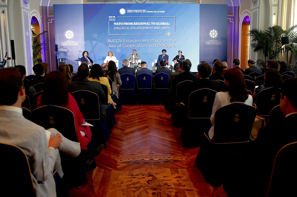 Cumhurbaşkanlığı İletişim Başkanlığı NATO Zirvesi öncesi Madrid’de panel düzenledi