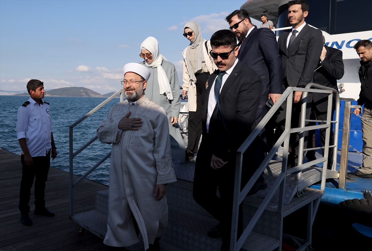Erbaş, müftülerle Demokrasi ve Özgürlükler Adası'nı ziyaretinde konuştu: