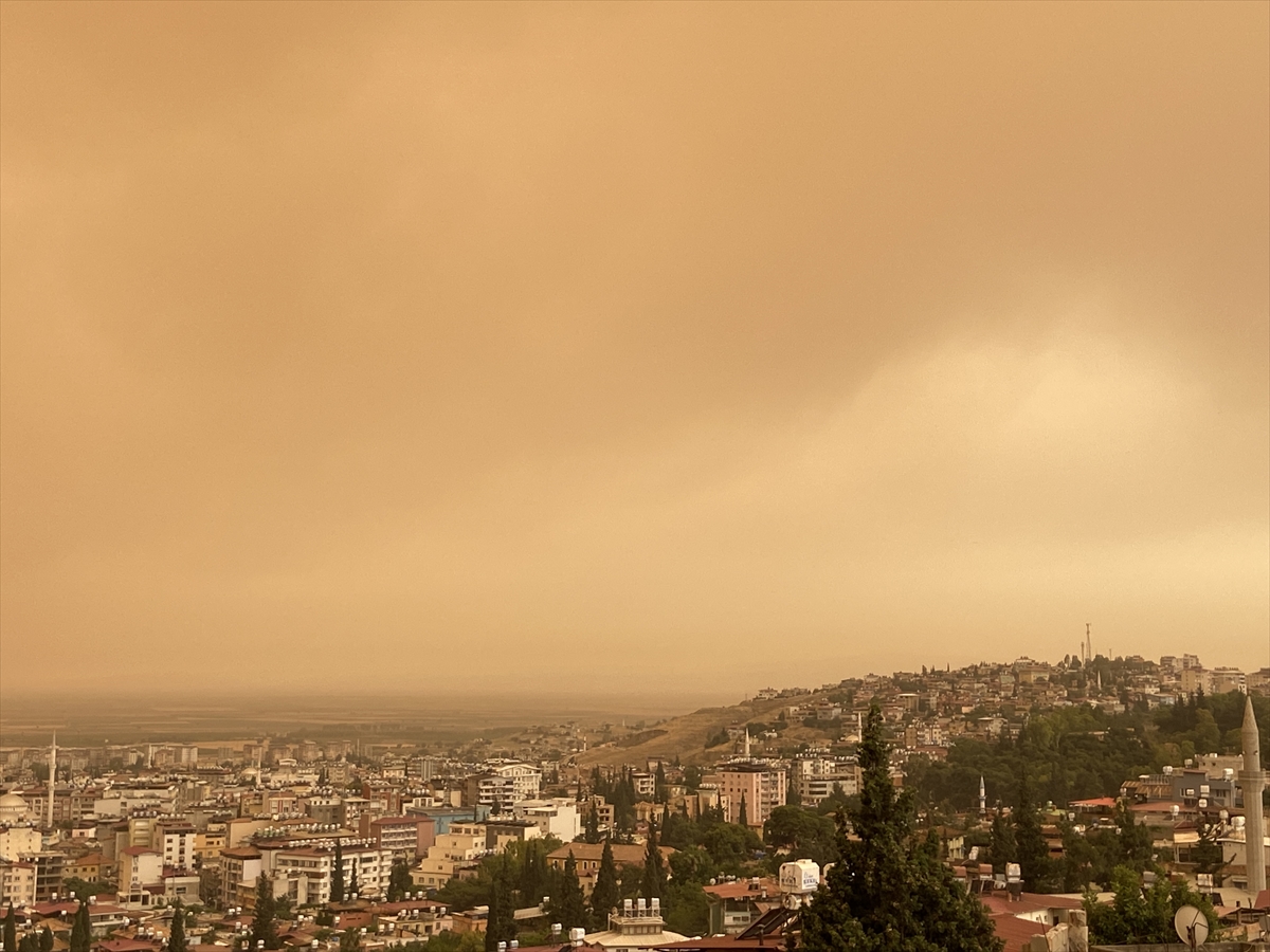 Hatay'da toz taşınımı etkili oluyor