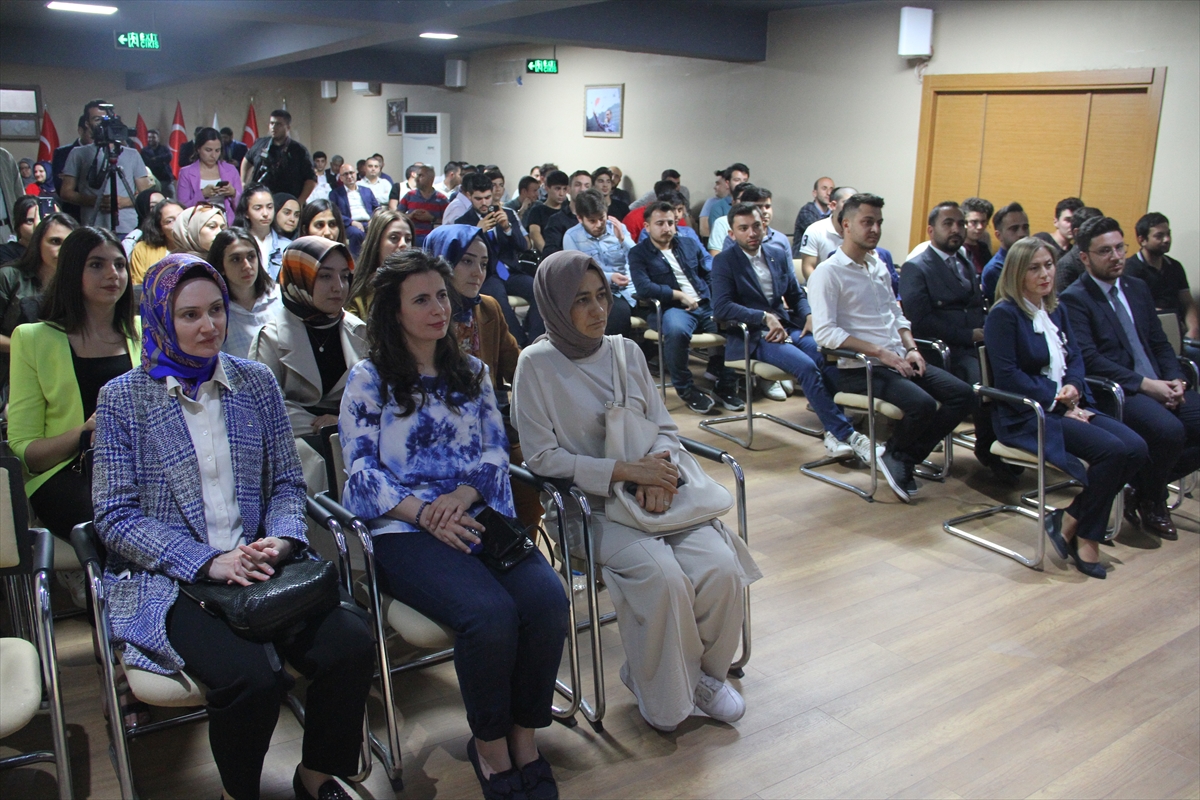 Hazine ve Maliye Bakanı Nebati, AK Parti Kayseri İl Başkanlığında konuştu: