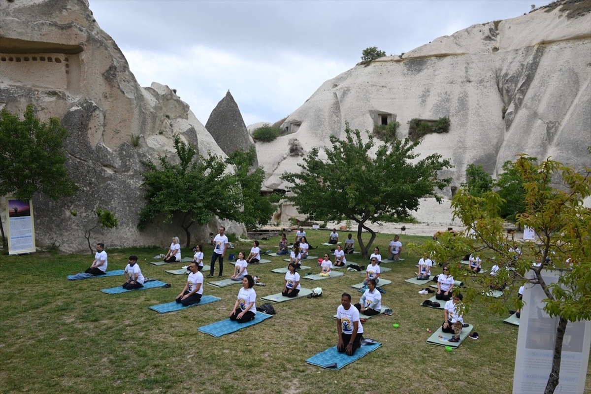 Hindistan'ın Ankara Büyükelçiliği, Kapadokya'da yoga etkinliği düzenledi