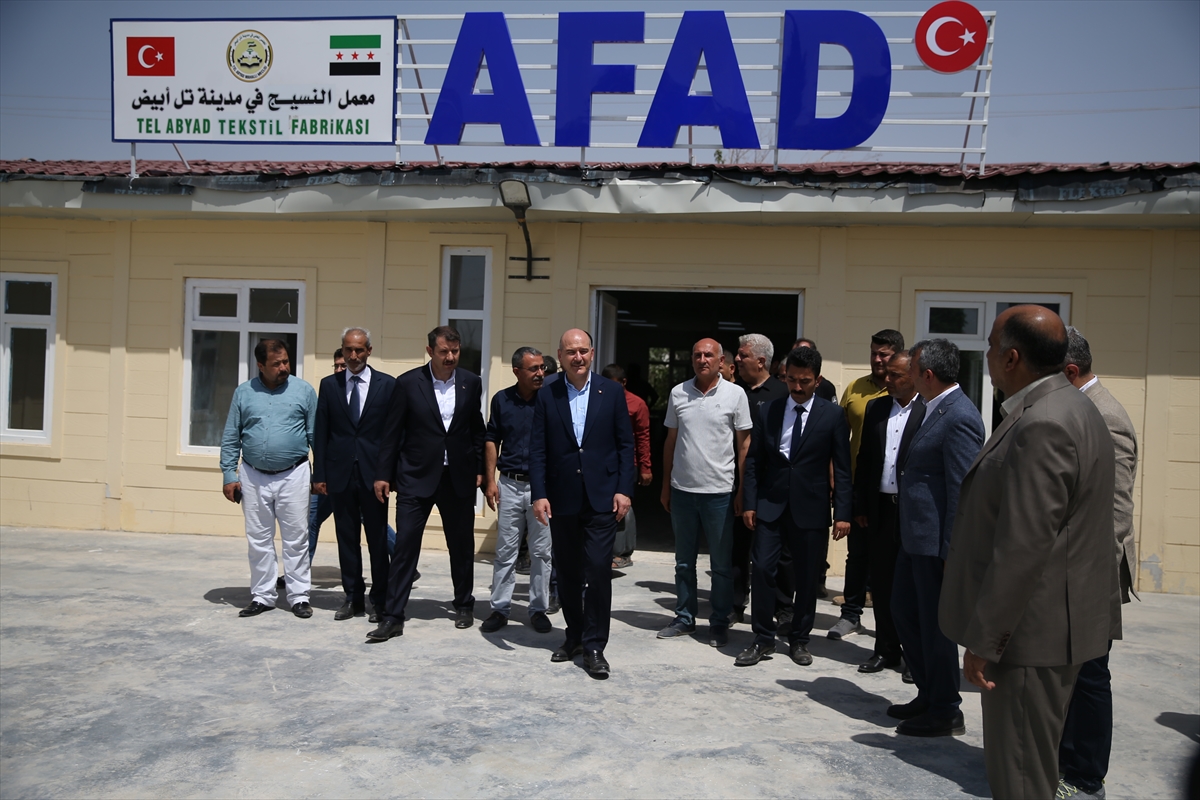 İçişleri Bakanı Soylu, Tel Abyad'da AFAD konut proje alanı incelemesinde konuştu: