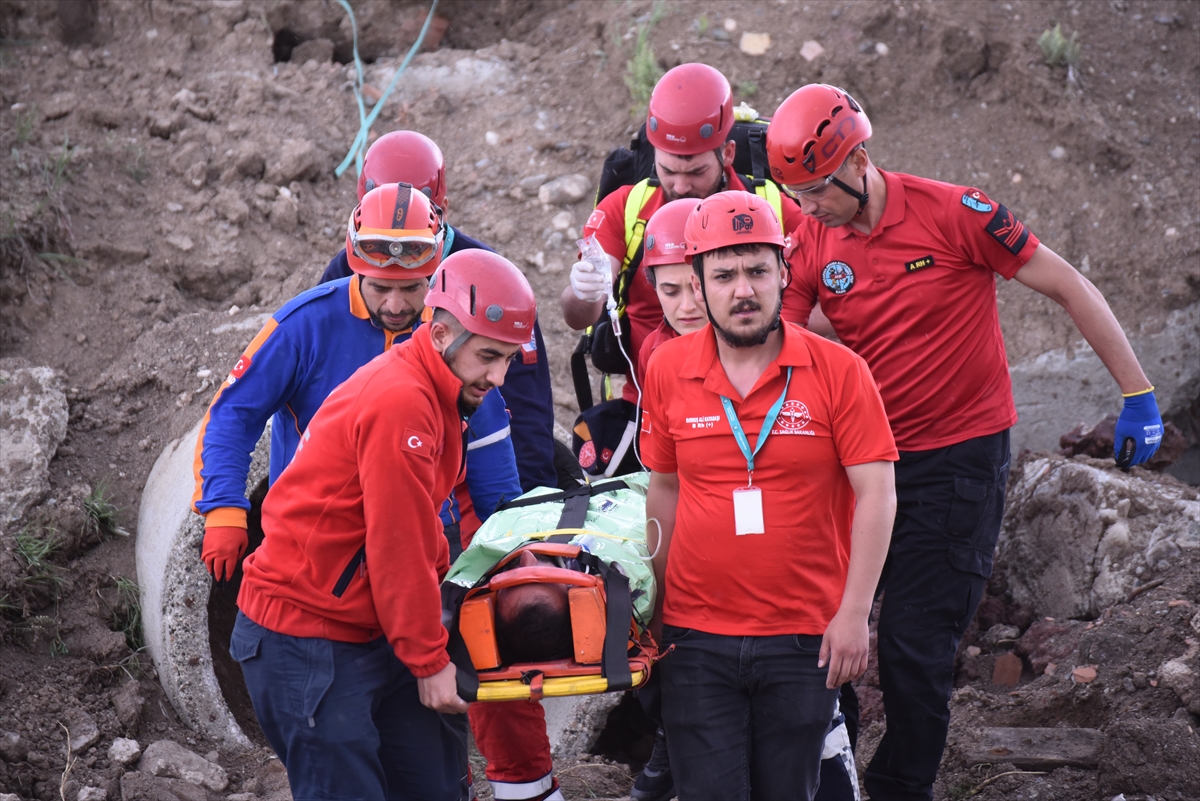 Kars'ta 6 ilden UMKE ekibin katılımıyla deprem tatbikatı yapıldı