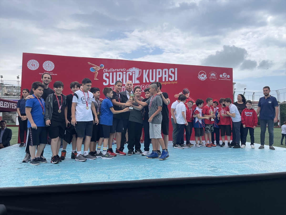 Okul Sporları Suriçi Kupası'nda dereceye girenler ödüllendirildi