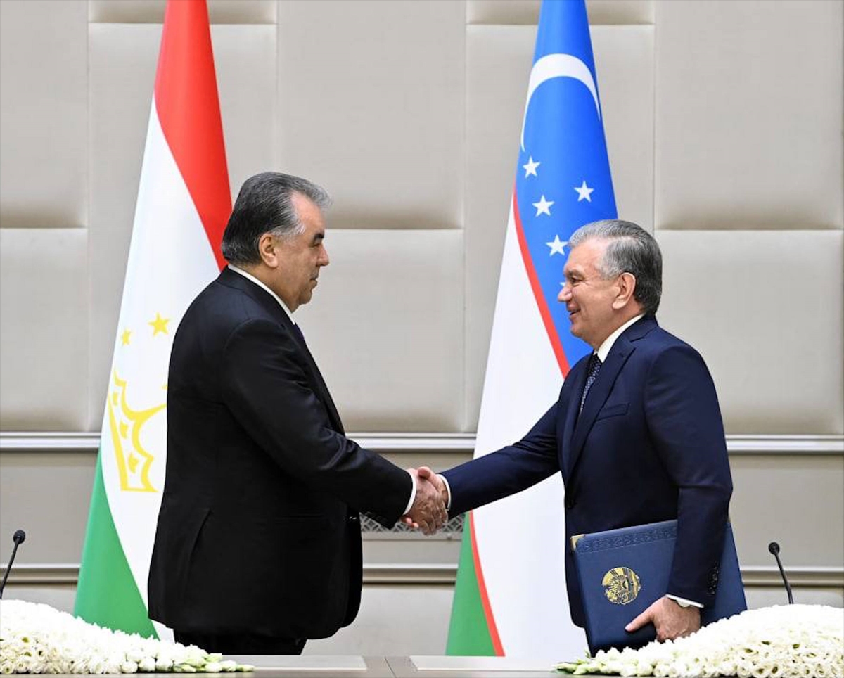 Özbekistan ile Tacikistan Ebedi Dostluk ve Müttefiklik Anlaşması imzaladı
