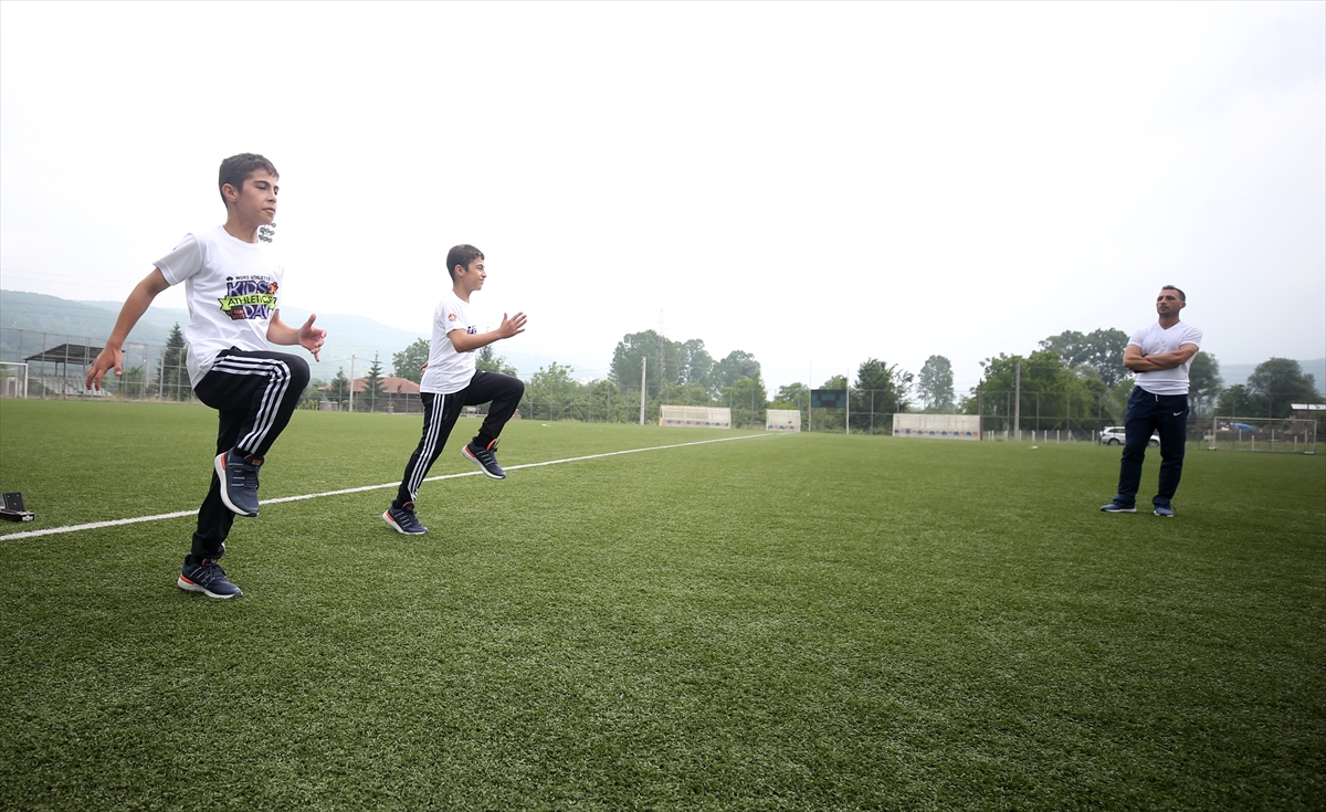 Piste çıktıklarında rakip olan ikizler atletizmde başarıya koşmak istiyor