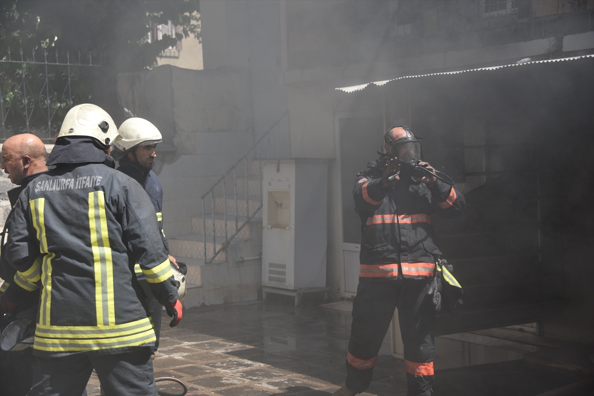 Şanlıurfa'da camide çıkan yangın hasara neden oldu