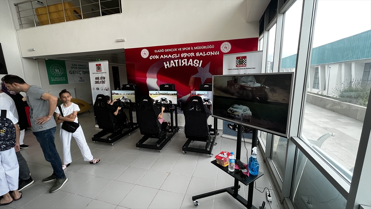 TOSFED'in “Mobil Eğitim Simülatörü” Elazığ'a ulaştı