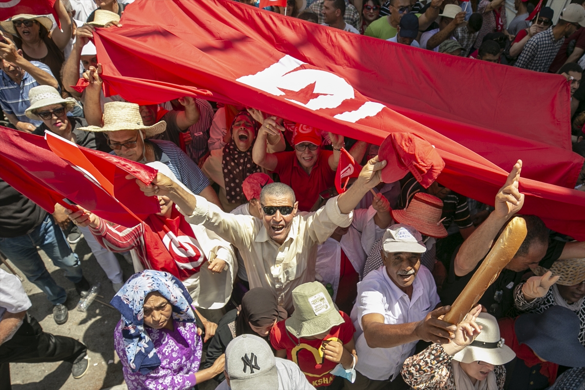 Tunus’ta 25 Temmuz’da düzenlenecek yeni Anayasa referandumu protesto edildi