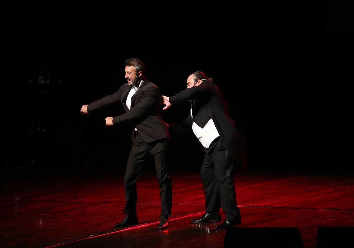 Two Turkish Tenors Müzikal Düello, Mersin Müzik Festivali'nde sahnelendi