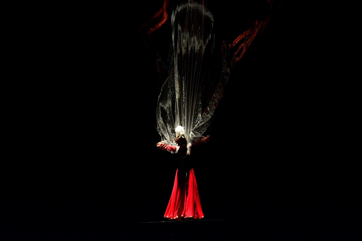 “Uluslararası Bursa Festivali”nde “Lazgi Ruhun ve Aşkın Dansı” gösterisi sahnelendi