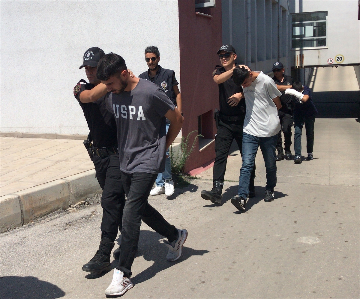 Adana'da bir kişinin öldüğü kavgayla ilgili iki zanlı tutuklandı