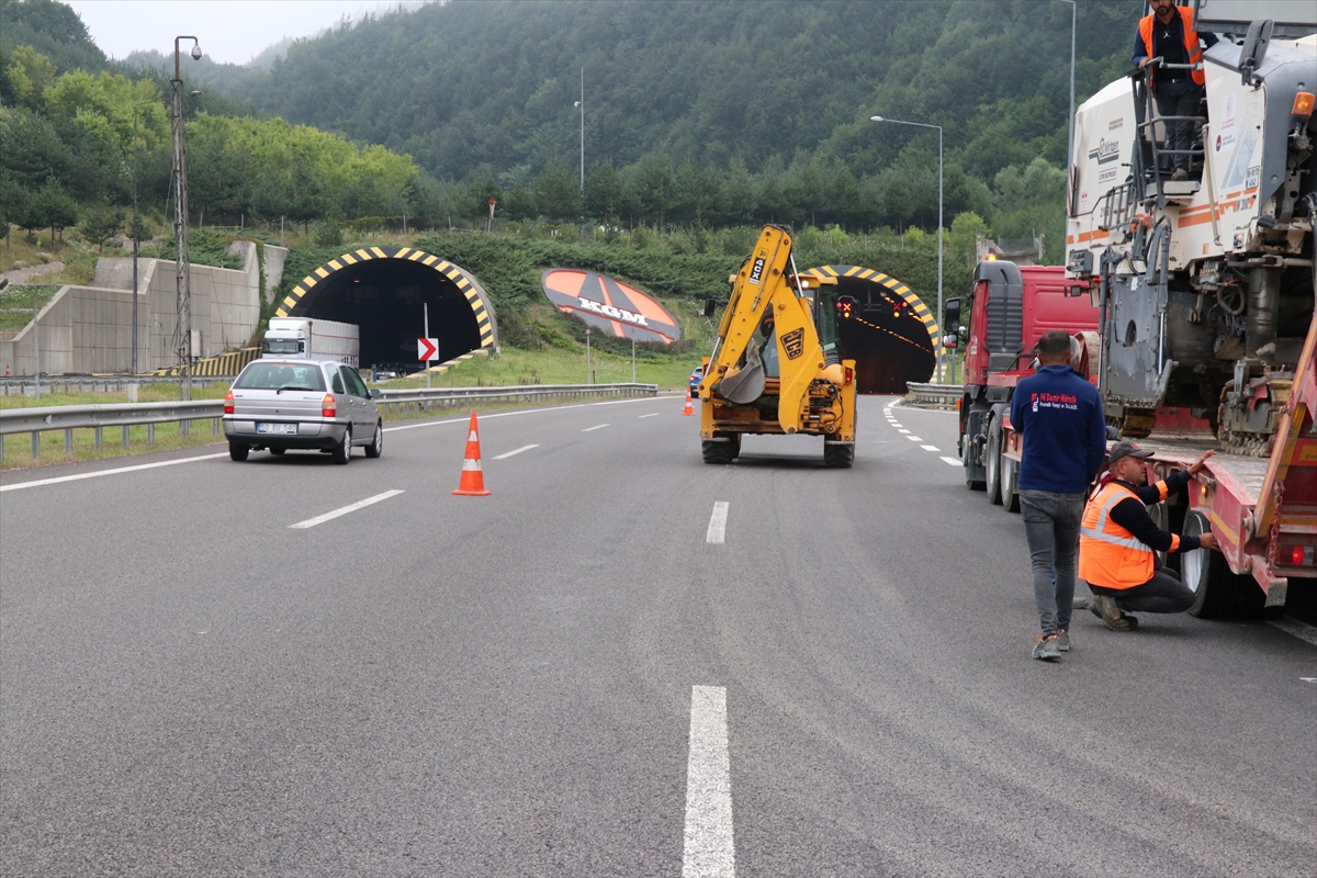 Anadolu Otoyolu'nun Bolu Dağı kesiminde bakım ve onarım çalışması başladı