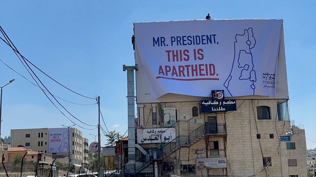 İsrailli STK'dan ABD Başkanı Biden'ın geçeceği güzergahta “İsrail apartheid rejimi” protestosu
