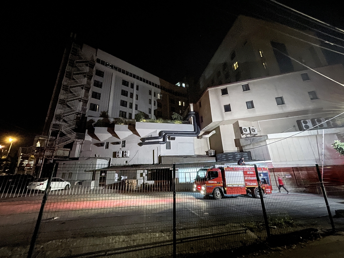 Bursa'da otelin yemekhanesinde çıkan yangın söndürüldü