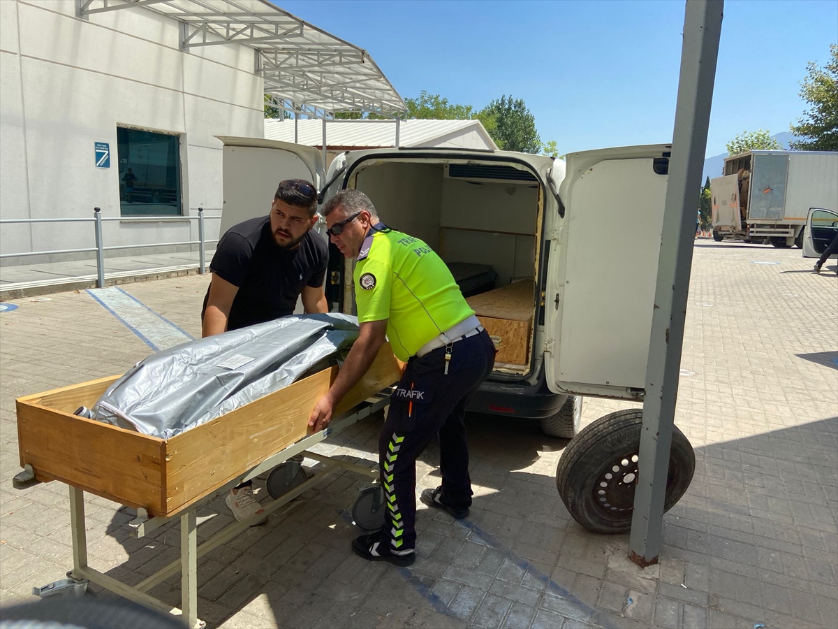 Denizli'deki trafik kazasında hayatını kaybedenlerin sayısı 3'e yükseldi