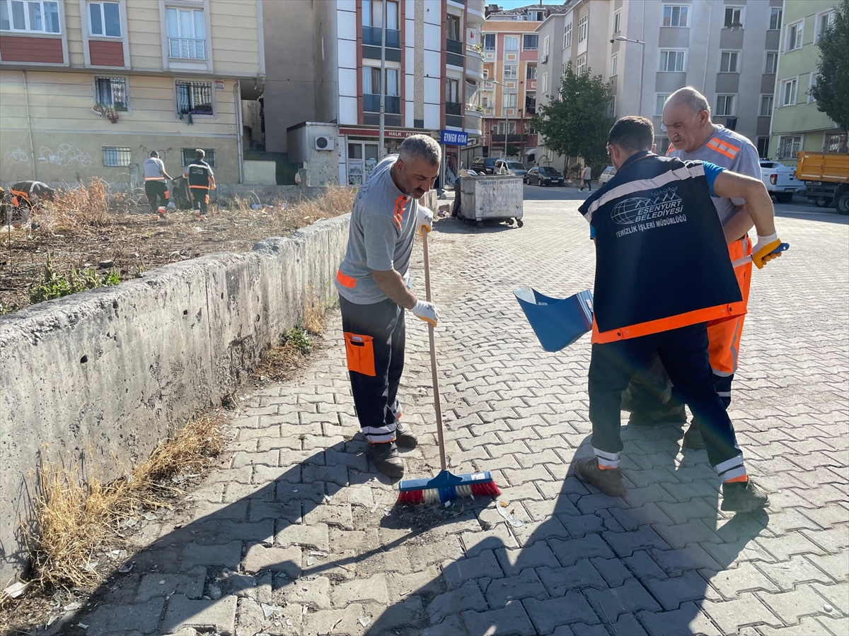 Esenyurt'ta sel yaşanan bölgede hasarın izleri siliniyor