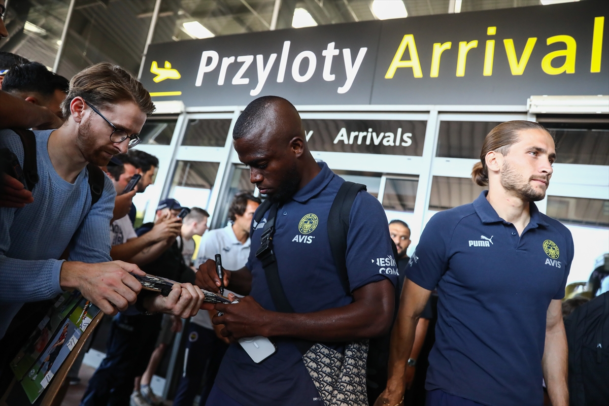 Fenerbahçe, Polonya'ya geldi