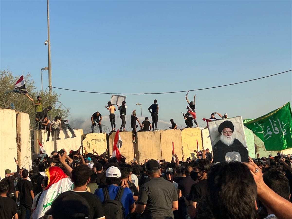 Irak'ta Sadr yanlıları, İran destekli başbakan adayını protesto etti