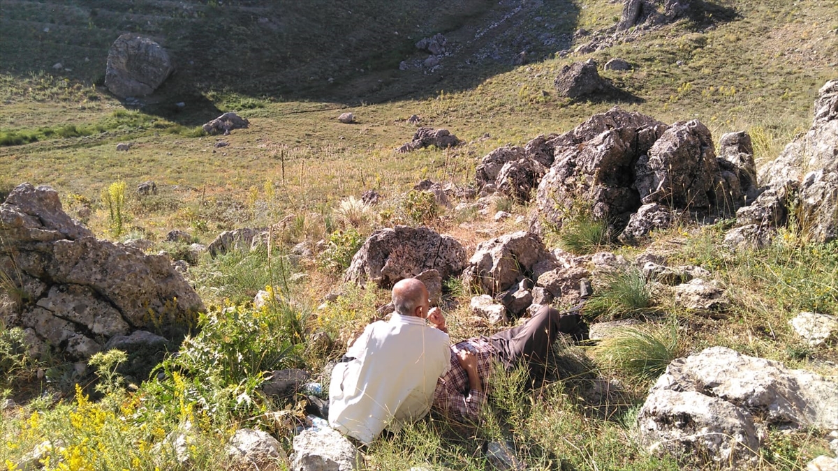 Kahramanmaraş'ta kayalıklardan düşen kişi kurtarıldı