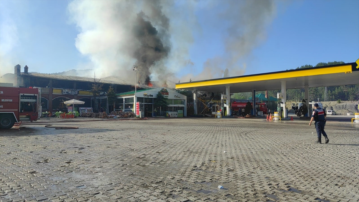 GÜNCELLEME – Konya'da dinlenme tesisinde yangın çıktı