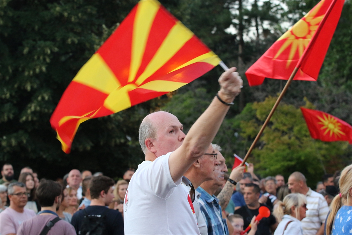 Kuzey Makedonya'da AB üyeliği önerisiyle ilgili protestolar devam ediyor