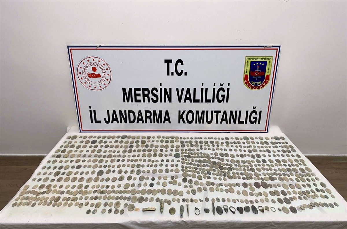 Mersin'de 732 sikke ve 13 obje ele geçirildi