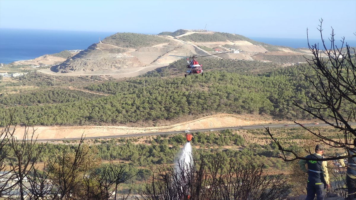 GÜNCELLEME – Mersin'de çıkan orman yangını kontrol altına alındı