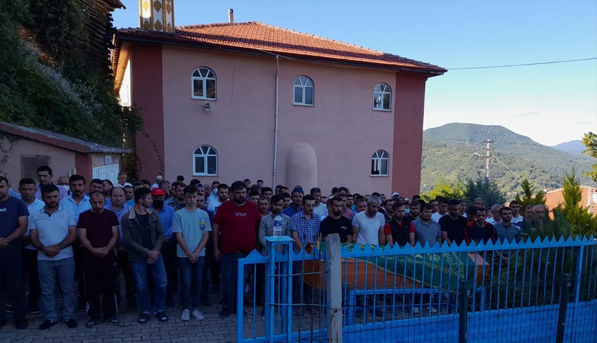 GÜNCELLEME – Zonguldak'ta ruhsatsız maden ocağındaki göçükte bir işçi öldü