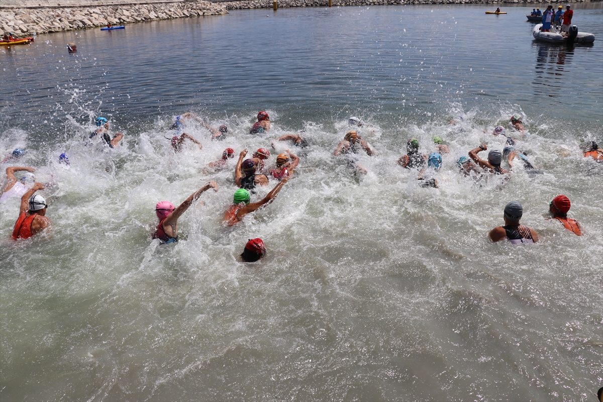 Eğirdir'de Oral-B Triatlon Türkiye Kupası Final Yarışları düzenlendi