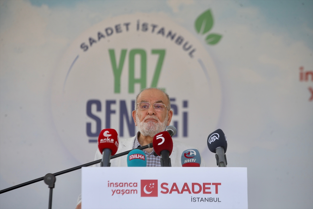 Karamollaoğlu, “Saadet İstanbul Yaz Şenliği Programı”na katıldı: