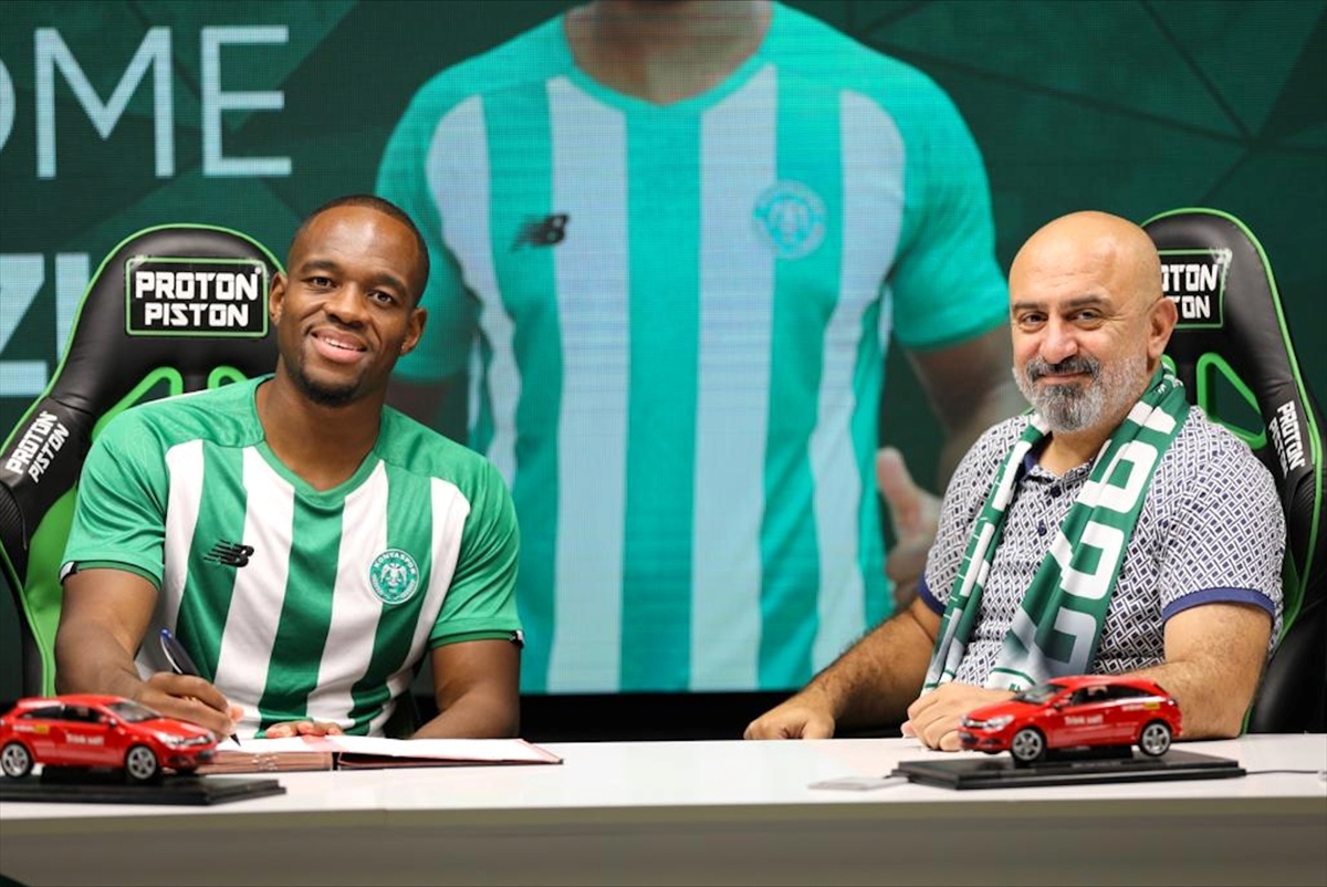 Konyaspor, Uche Ikpeazu'yu transfer etti