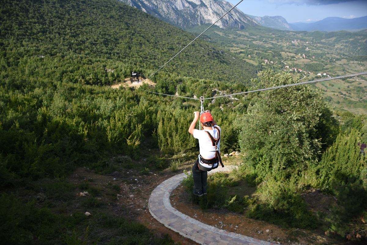 Küre Dağları Milli Parkı'nda açılan zipline parkuru macera tutkunlarını bekliyor