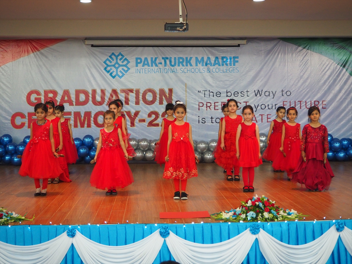 Pakistan'daki Pak-Türk Maarif Okullarında mezuniyet töreni düzenlendi