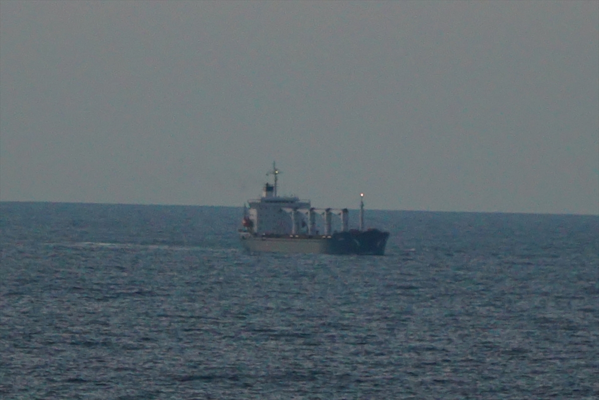 MSB: Dün Ukrayna'nın Odessa limanından hareket eden mısır yüklü Razoni kuru yük gemisi İstanbul Boğazı Karadeniz girişine ulaşmış, kendisine tahsis edilen mevkiye demirlemiştir.