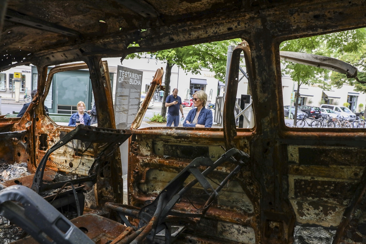 Rusya-Ukrayna savaşında Butça'da kurşunlandıktan sonra yanan araç Berlin'de sergileniyor